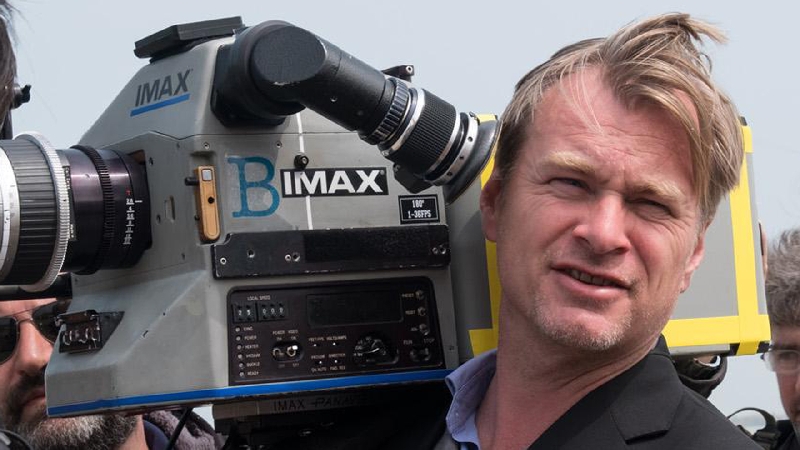 Christopher Nolan, une caméra IMAX à l'épaule. L'IMAX étant l'une des marques de fabrique du réalisateur.