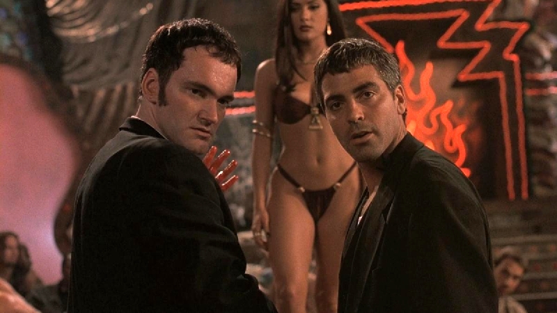 Salma Hayek souffre d’une véritable phobie des serpents et refusait catégoriquement de s’en approcher. En découvrant le scénario de "Une nuit en enfer", elle savait d’emblée que cette peur l’empêcherait d’accepter le rôle (ceux qui se souviennent de sa scène de danse culte comprendront pourquoi). Pour la convaincre, Robert Rodriguez lui a alors fait croire que Madonna était prête à prendre sa place. Piquée au vif, Hayek a suivi deux mois de thérapie pour surmonter sa peur et pouvoir incarner le personnage !