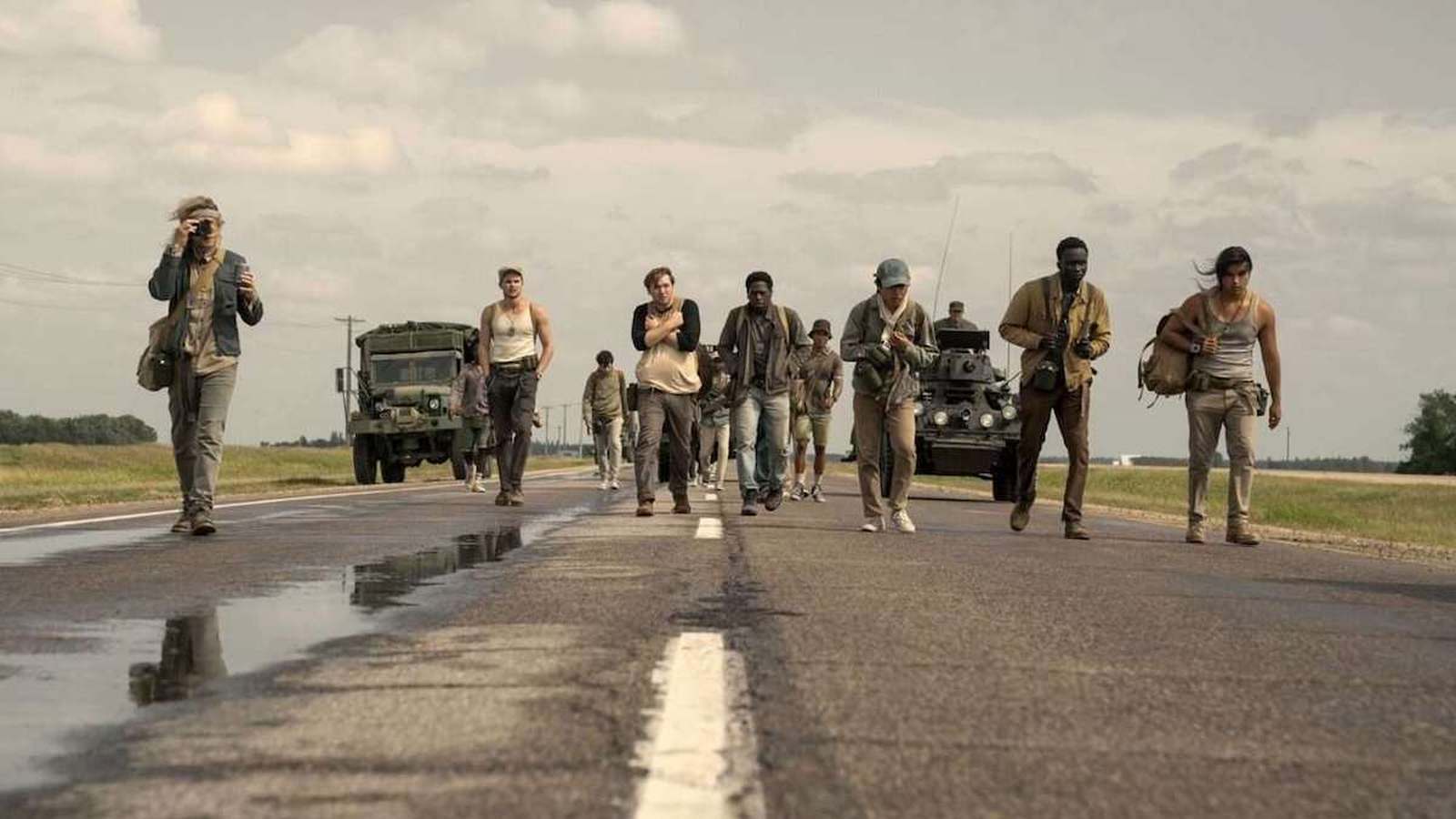 Mai 2019. Deadline balance la nouvelle : New Line Cinema sort enfin The Long Walk du purgatoire hollywoodien et enclenche le compte à rebours. À la manœuvre, André Øvredal (Scary Stories to Tell in the Dark, The Autopsy of Jane Doe) à la réalisation, et James Vanderbilt (Zodiac, Scream V) au scénario 