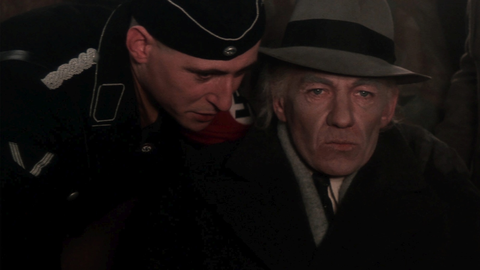 Premier long métrage hollywoodien de Sir Ian McKellen et Jürgen Prochnow